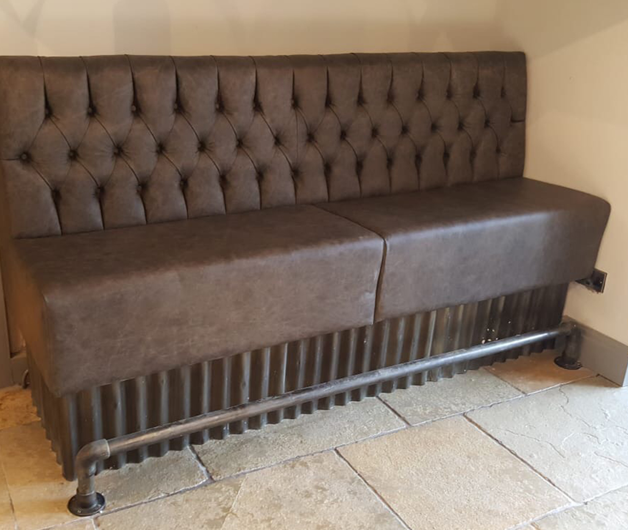 bod-1 button back fixed seating
